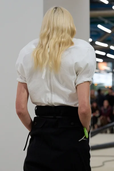 Look 1